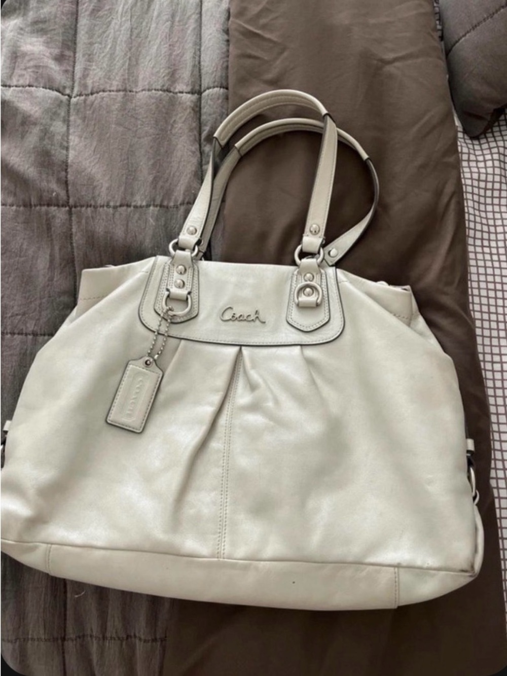 Vintage Coach Ashley beige Leather Pleated Tote with Dual Handles